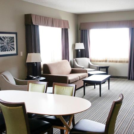 Best Western Plus Fort Saskatchewan Inn & Suites Buitenkant foto