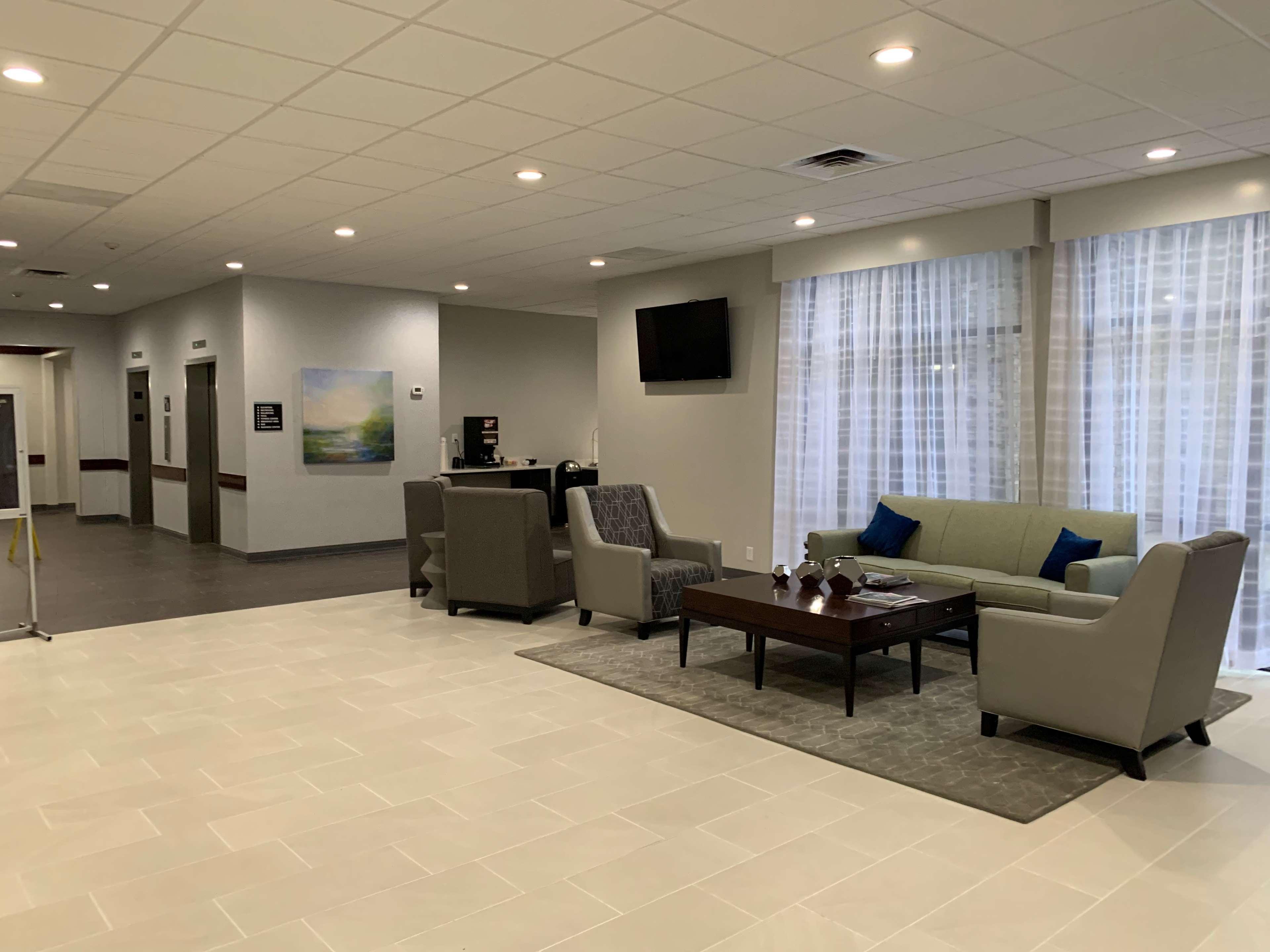 Best Western Plus Fort Saskatchewan Inn & Suites Buitenkant foto