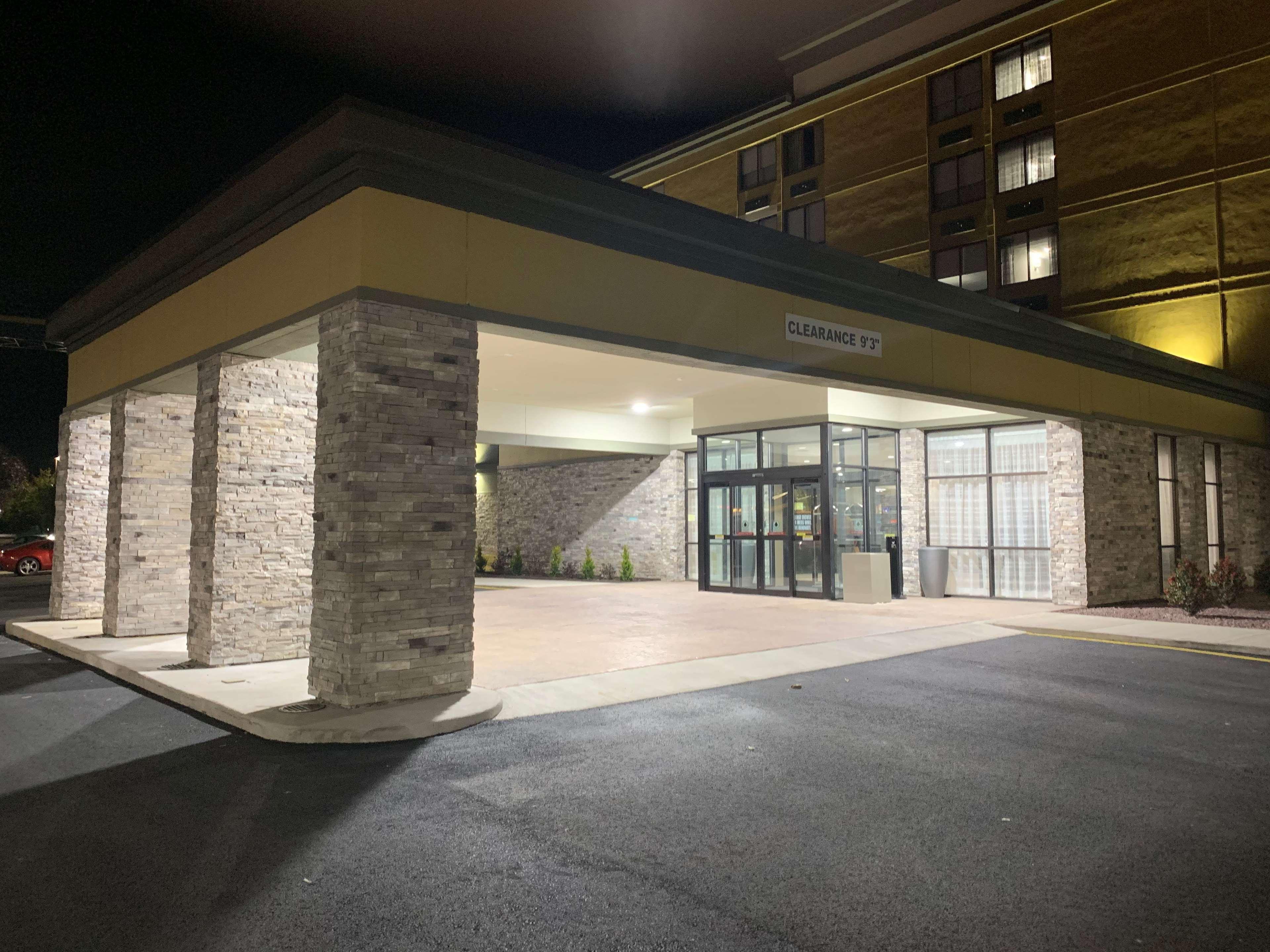 Best Western Plus Fort Saskatchewan Inn & Suites Buitenkant foto