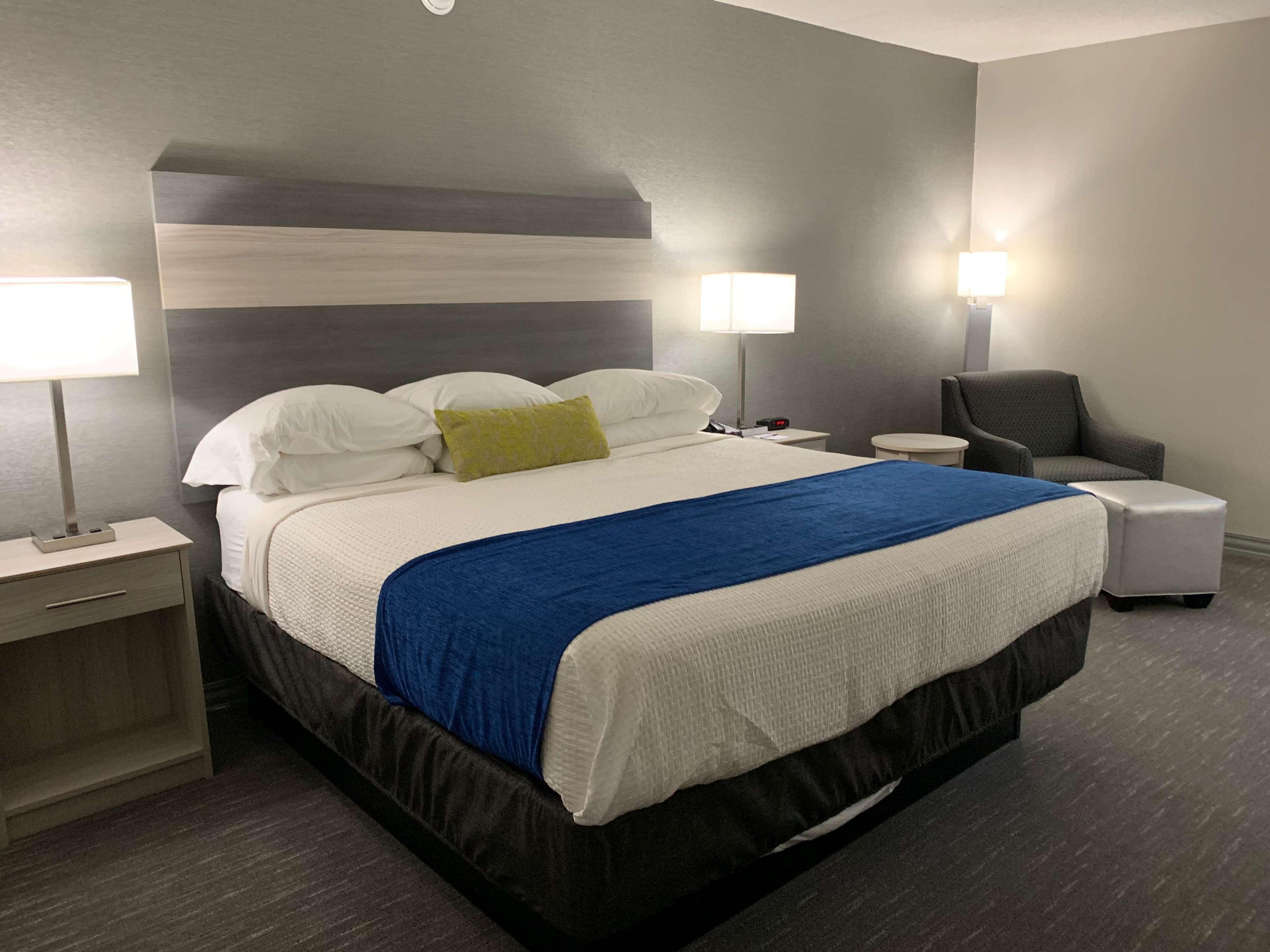 Best Western Plus Fort Saskatchewan Inn & Suites Buitenkant foto