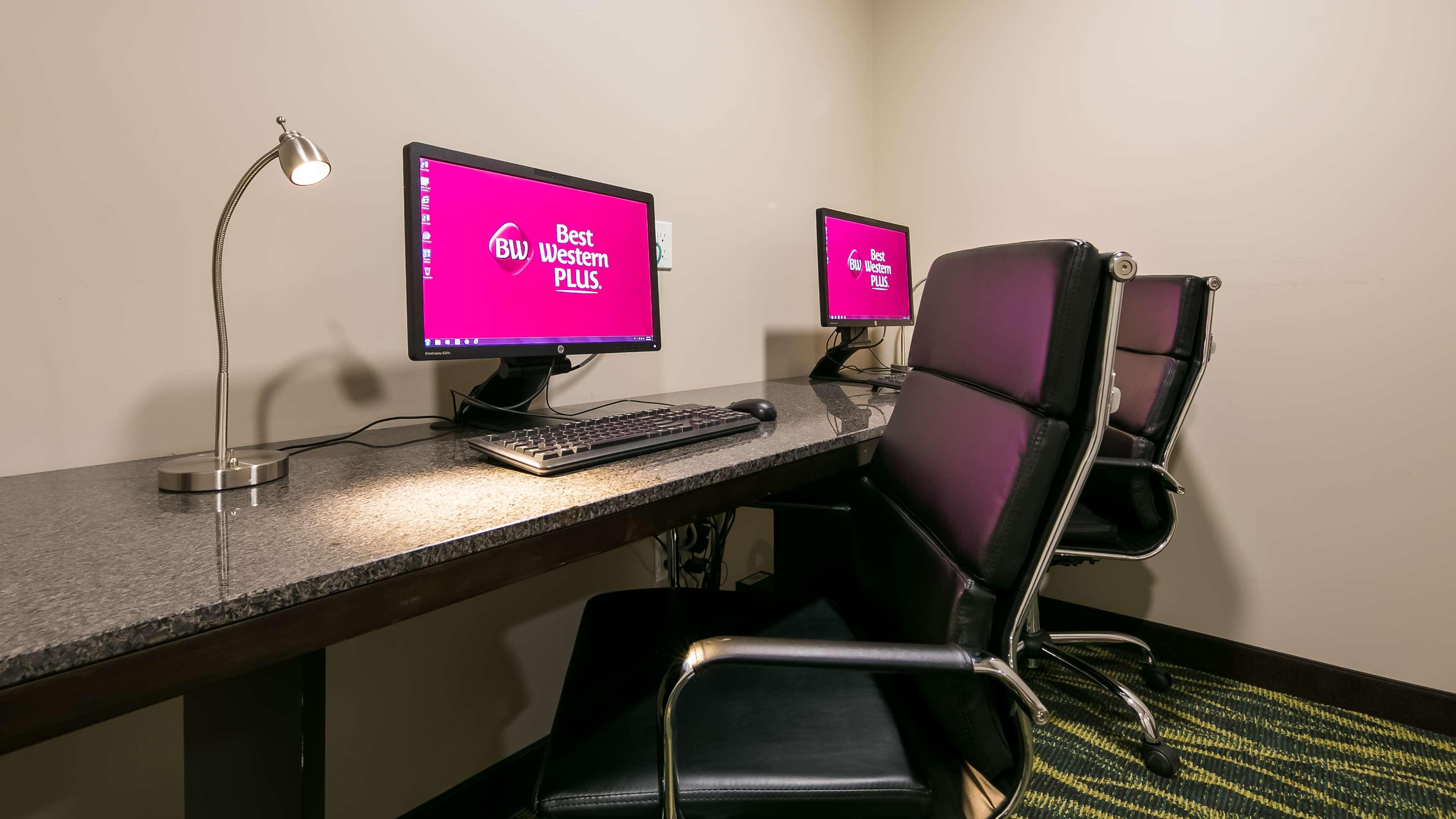 Best Western Plus Fort Saskatchewan Inn & Suites Buitenkant foto