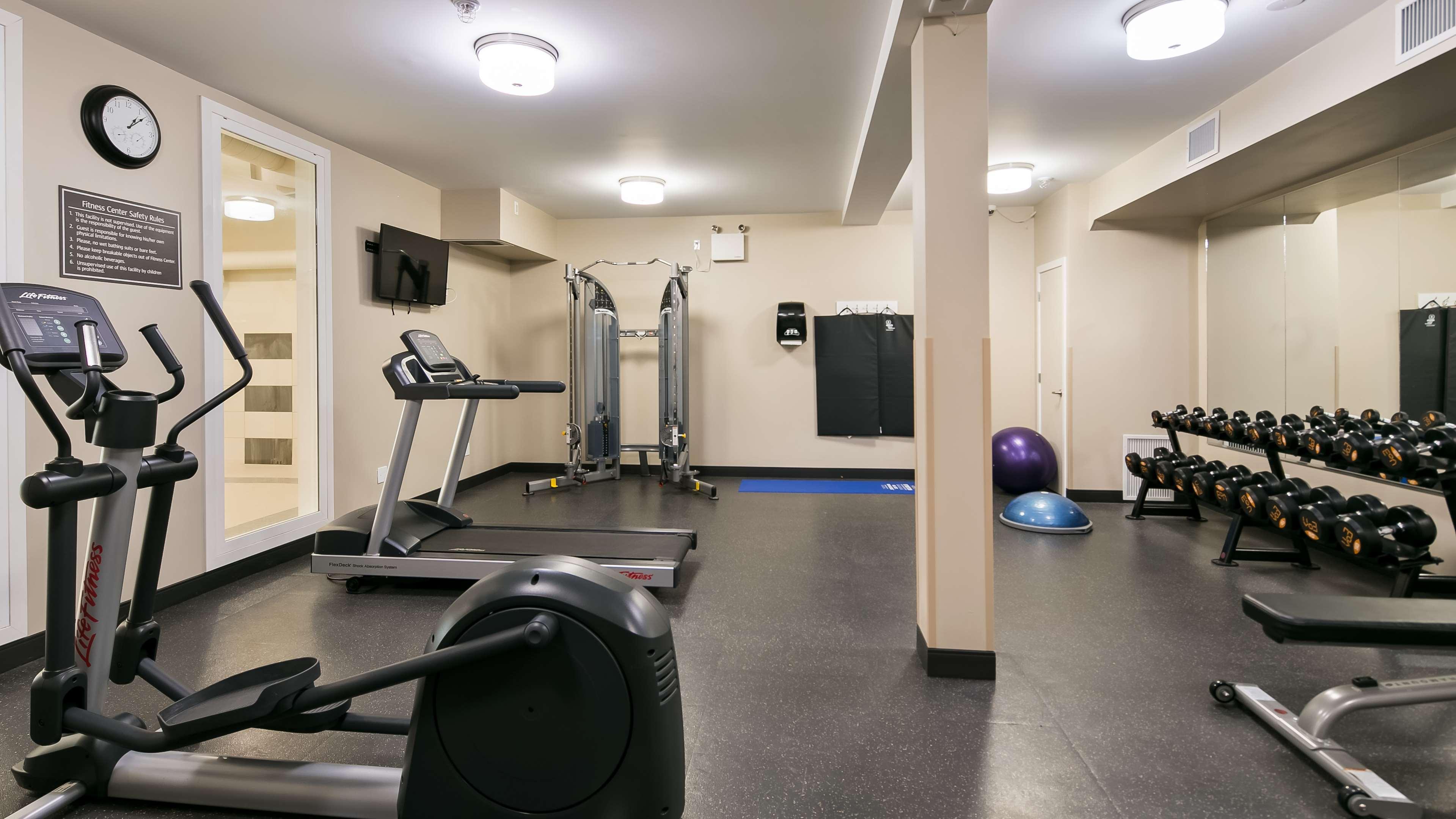 Best Western Plus Fort Saskatchewan Inn & Suites Buitenkant foto