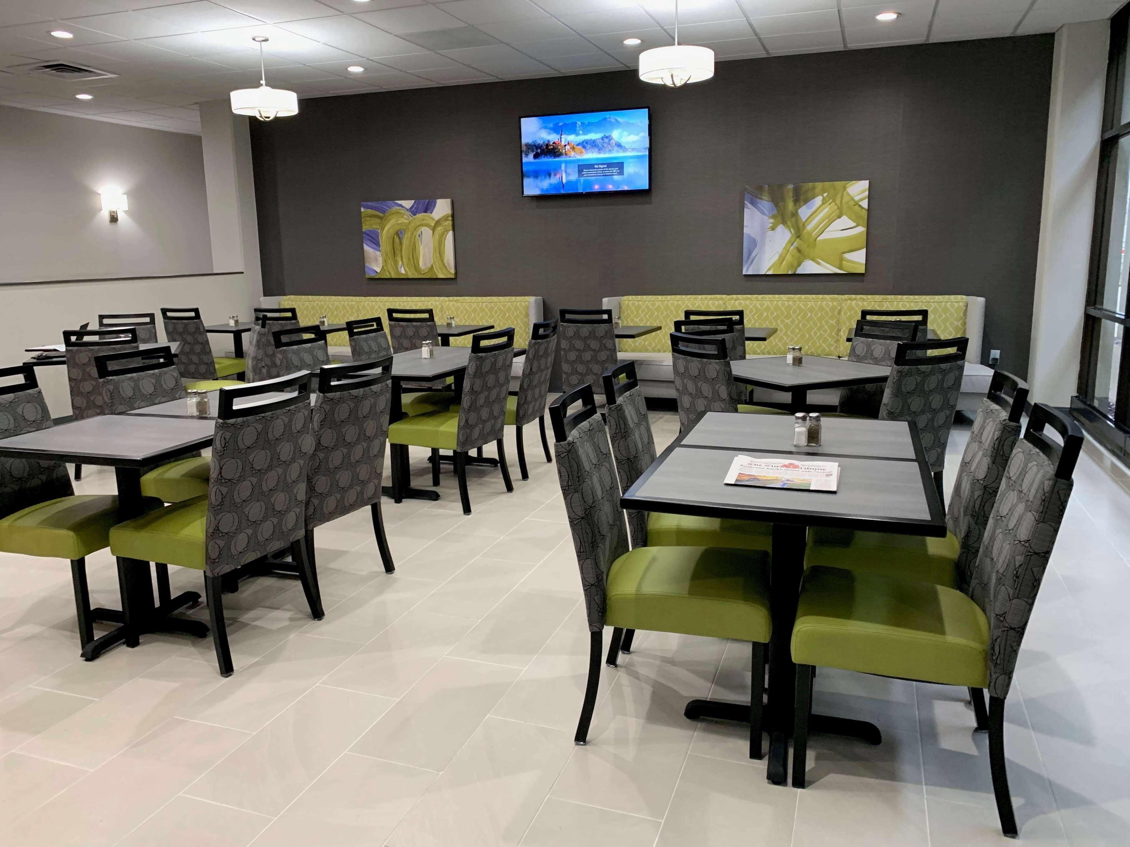 Best Western Plus Fort Saskatchewan Inn & Suites Buitenkant foto