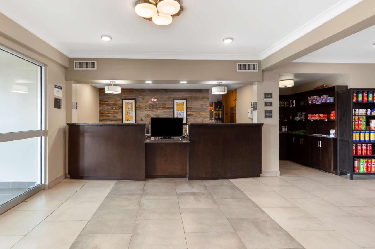 Best Western Plus Fort Saskatchewan Inn & Suites Buitenkant foto