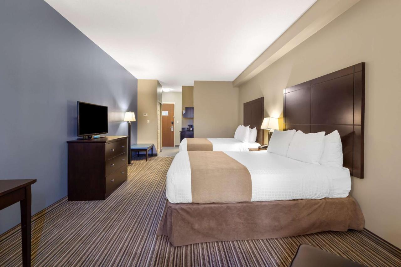 Best Western Plus Fort Saskatchewan Inn & Suites Buitenkant foto