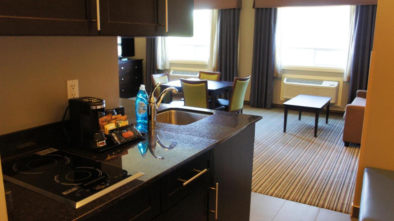 Best Western Plus Fort Saskatchewan Inn & Suites Buitenkant foto