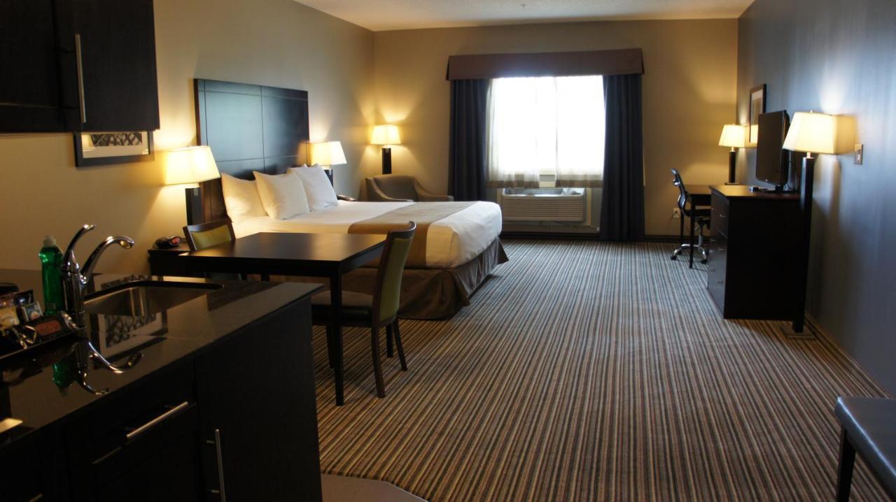 Best Western Plus Fort Saskatchewan Inn & Suites Buitenkant foto