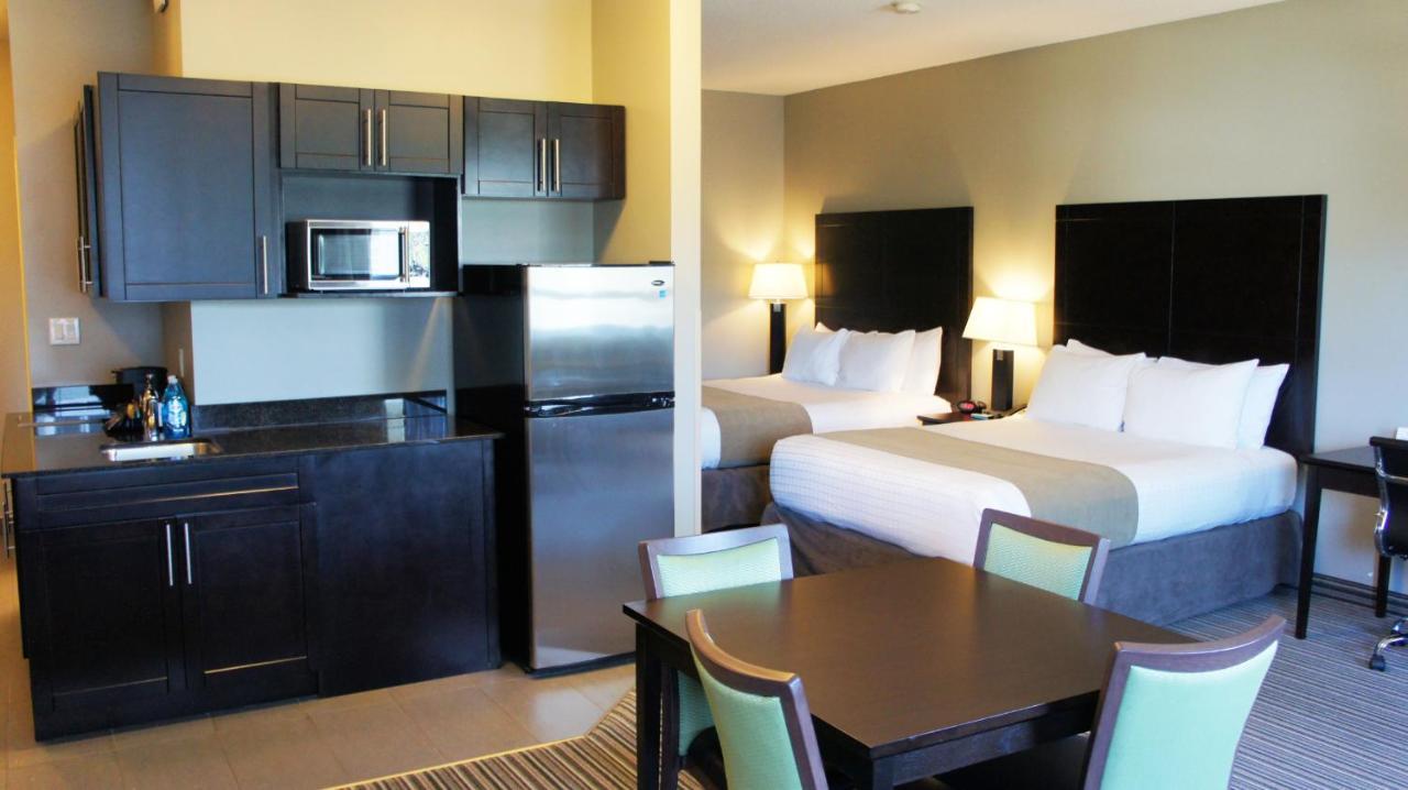 Best Western Plus Fort Saskatchewan Inn & Suites Buitenkant foto