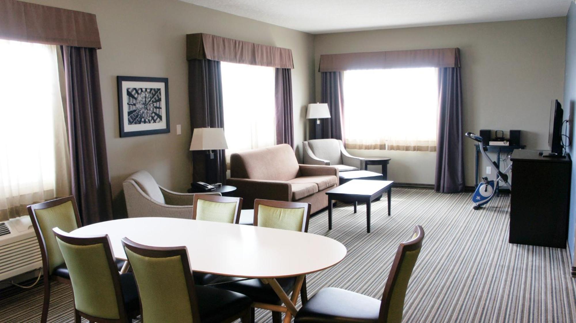 Best Western Plus Fort Saskatchewan Inn & Suites Buitenkant foto